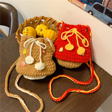 �羳�h��ë��ˮͰ��Ů����ײɫ���e�����μ���H�Ӱٴ�r��б���