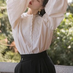 Dailyartフランスのレトロな刺繍上着のデザイン感があります。