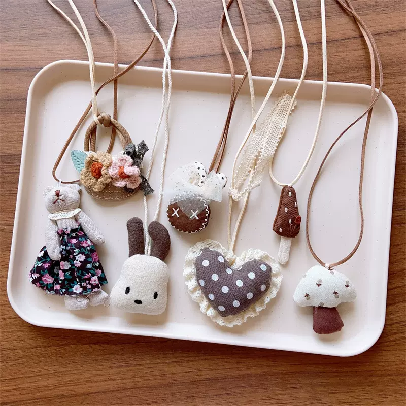 韩风可爱布艺塞棉小熊爱心项链女童碎花毛线配饰秋冬皮革绳挂件