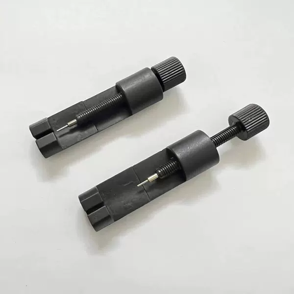 Plastic circular meter disassembler