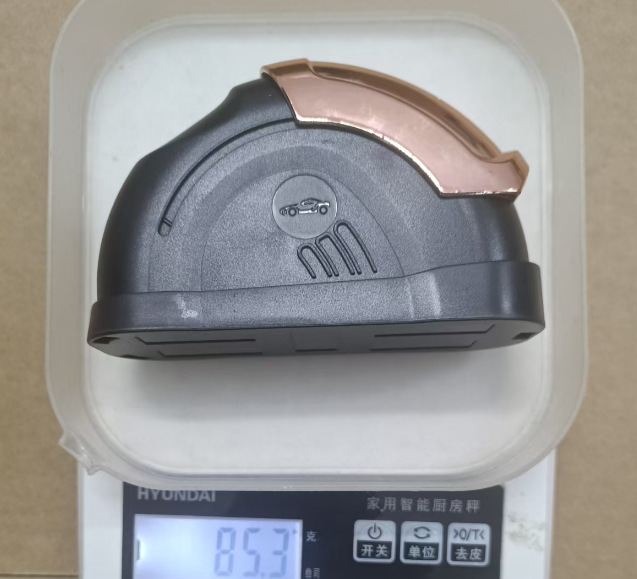 Creative Car Door Ashtray with Automatic Ash Prevention, a Must-Have Fashion Accessory for Smoking in the Car Without Ash Falling