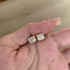 小红书爆款哈喽kitty猫耳钉女小众轻奢高定爆闪锆石猫头耳饰批发
