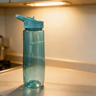 ���N�aƷ900ML �������ܱ�  ��ɫPET�\��ˮ��900ML���ϱ�