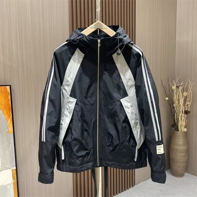 秋の色合わせのストライプの突撃服の男性の新型の百合の帽子の上着のファッションの格好のゆったりしているカジュアルなジャケットの男性|undefined