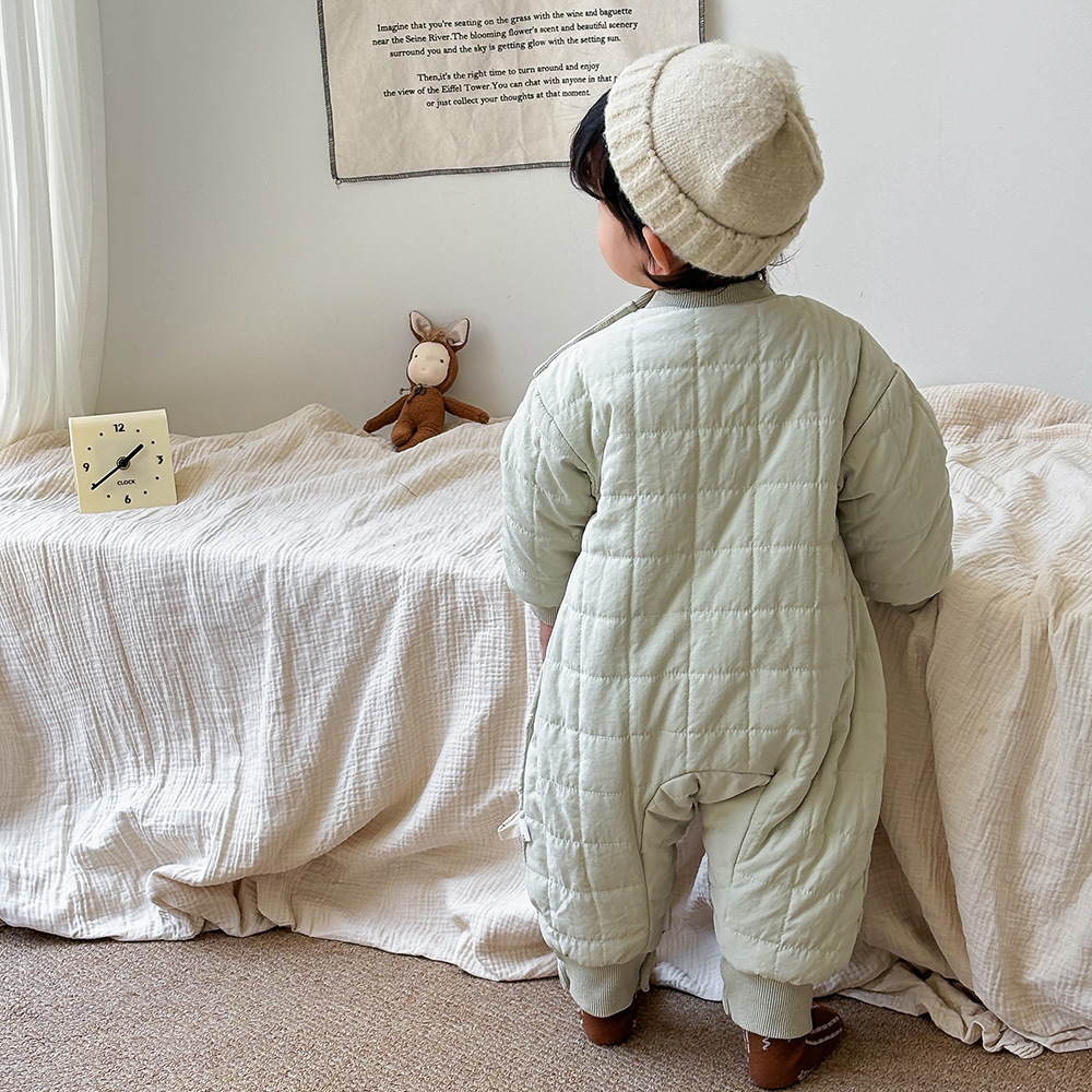 2024 otoño e invierno nuevo producto bebé mono acolchado algodón tesoro para hombre fuera chaqueta acolchada recién nacido versión coreana de mamelucos cálidos acolchados