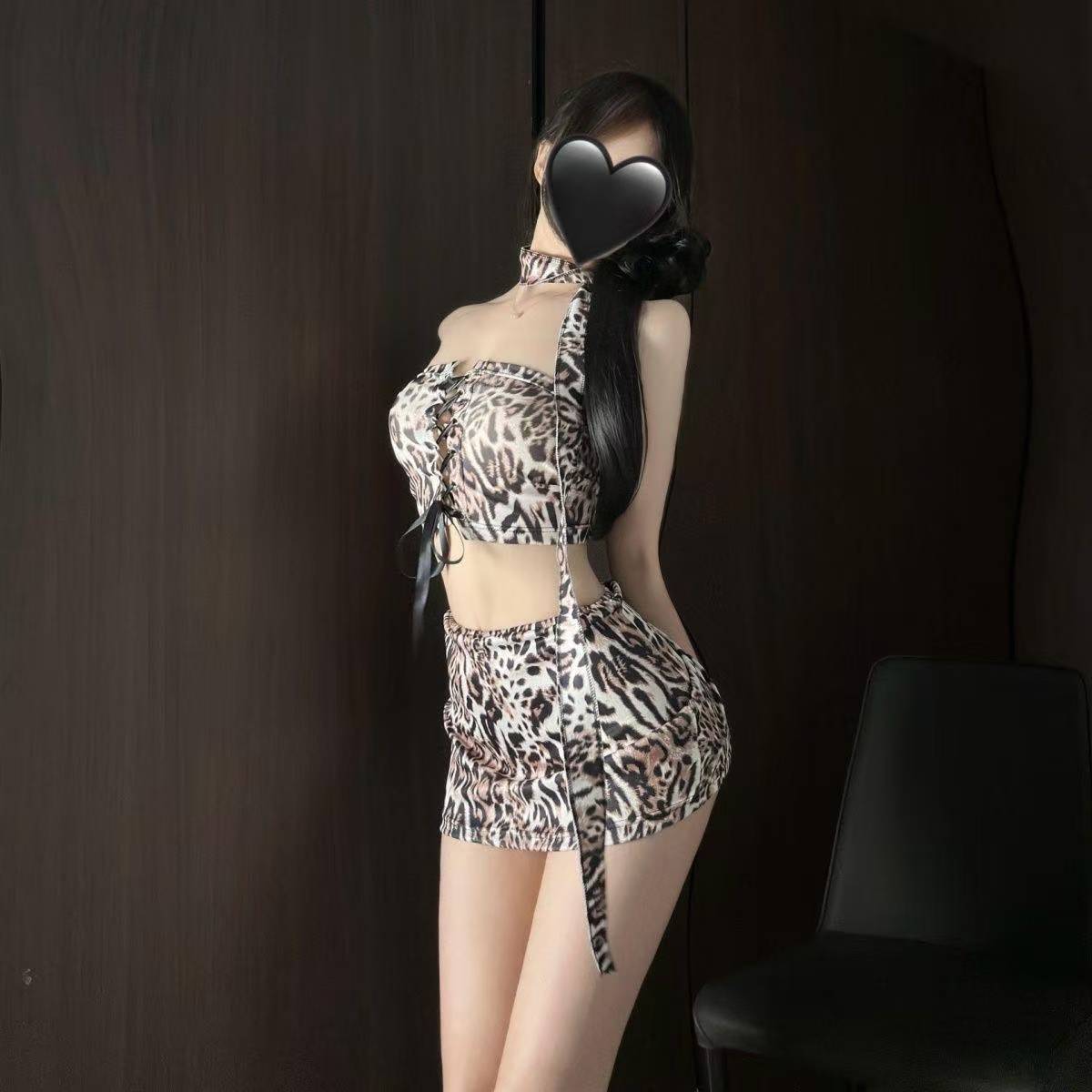 Retro Leopard Print Strappy Crop Top and Skirt Two-Piece Set with Choker and Black Bodystocking — detail image 3