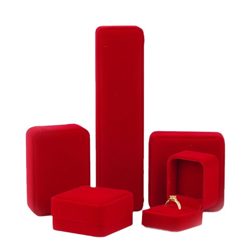 Rojo; caja de anillo