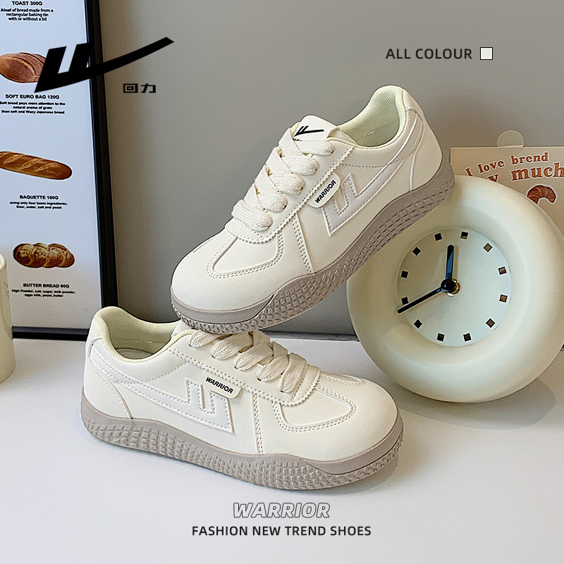 Retirada simple de color sólido hermoso zapatos de entrenamiento de mujer ligero coreano de otoño zapatos de suela gruesa de moda deportiva de alto valor de belleza zapatos individuales