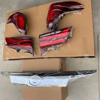 with decorative accents Big Surrounded - taillight