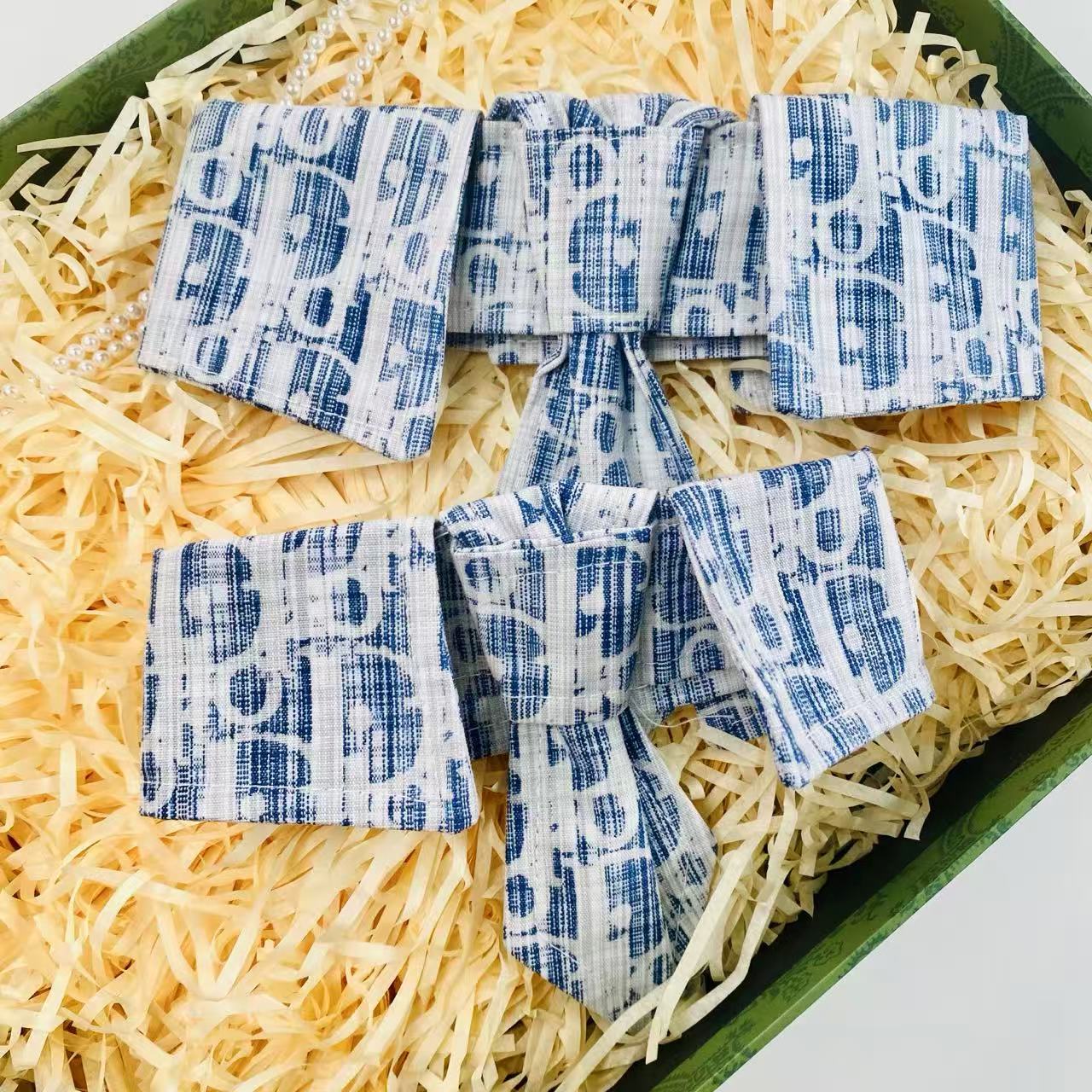 Fábrica en stock D marca de marea exportación corbata toallas de saliva hebilla ajustable que osos Bo Mei Schneider West Highlands