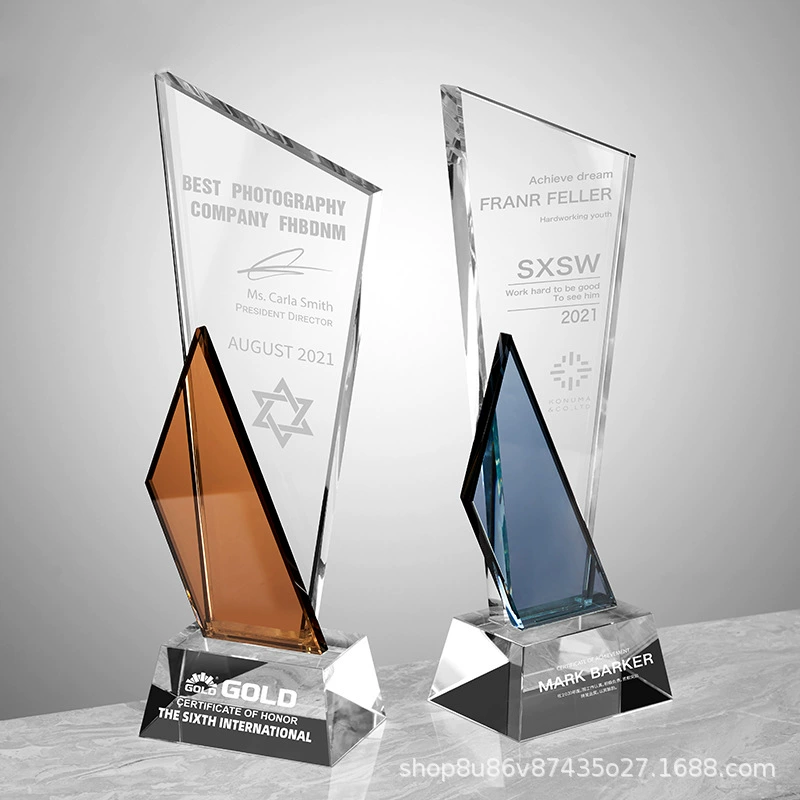 Производство новых хрустальных трофеев, креативных медалей, наград для ежегодной встречи компании, награды для выдающихся сотрудников, бесплатная гравировка трофеев