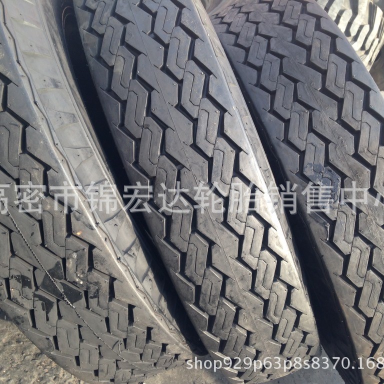 供应平板车轮胎卡车钢丝真空8R22.5轮胎