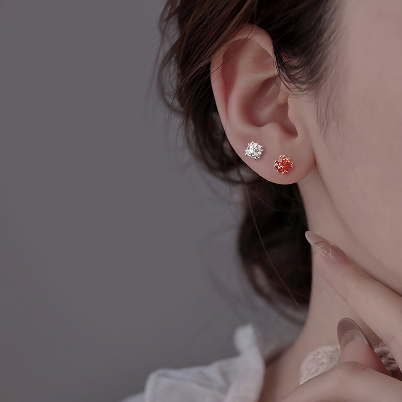 国潮红色锆石耳环立体魔方几何方块耳骨钉精致感小圆球孔明锁耳钉