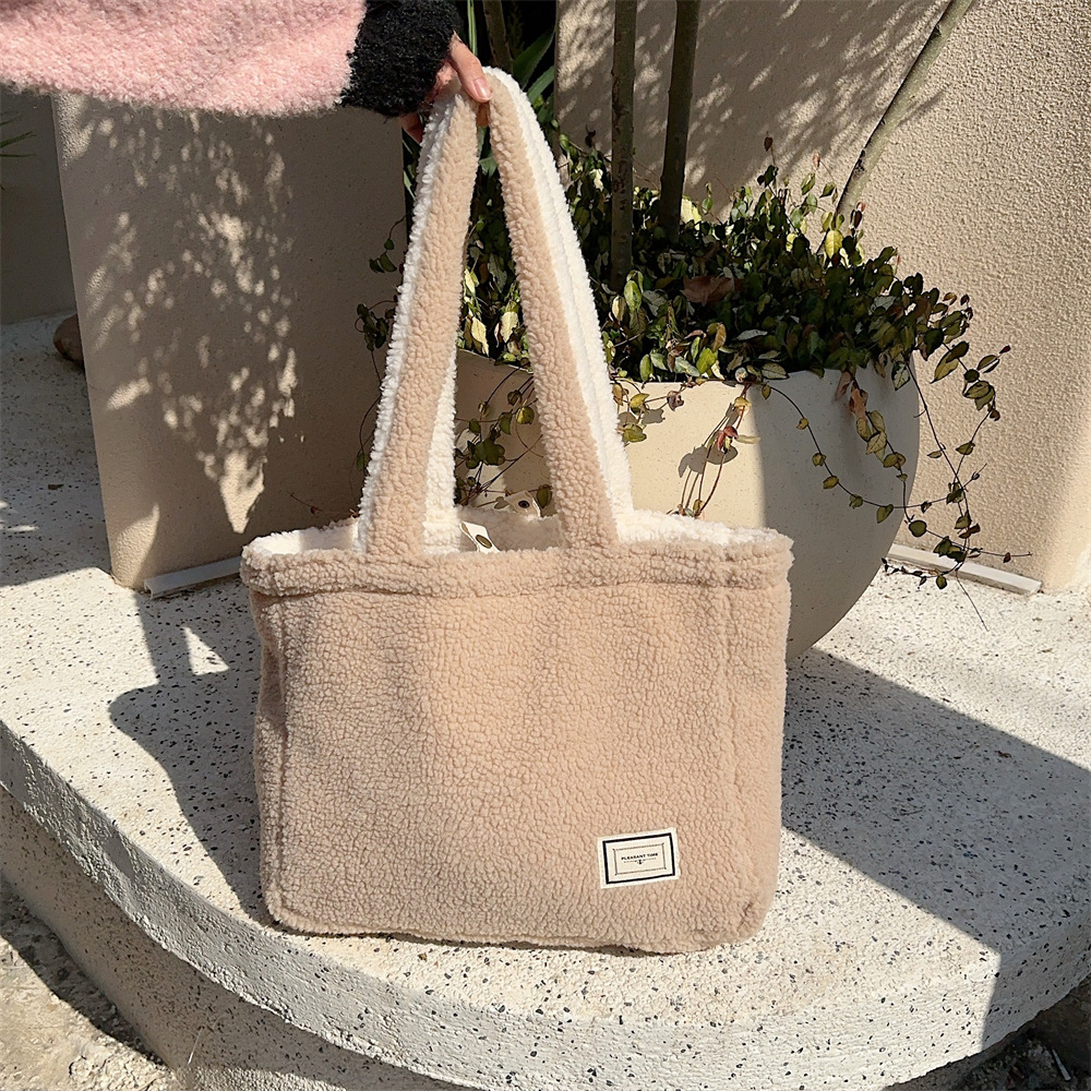310232 Autumn and Winter Plush Bag for Women 2023 New style, front and back dual-purpose lambskin large capacity tote bag for single shoulder undefined