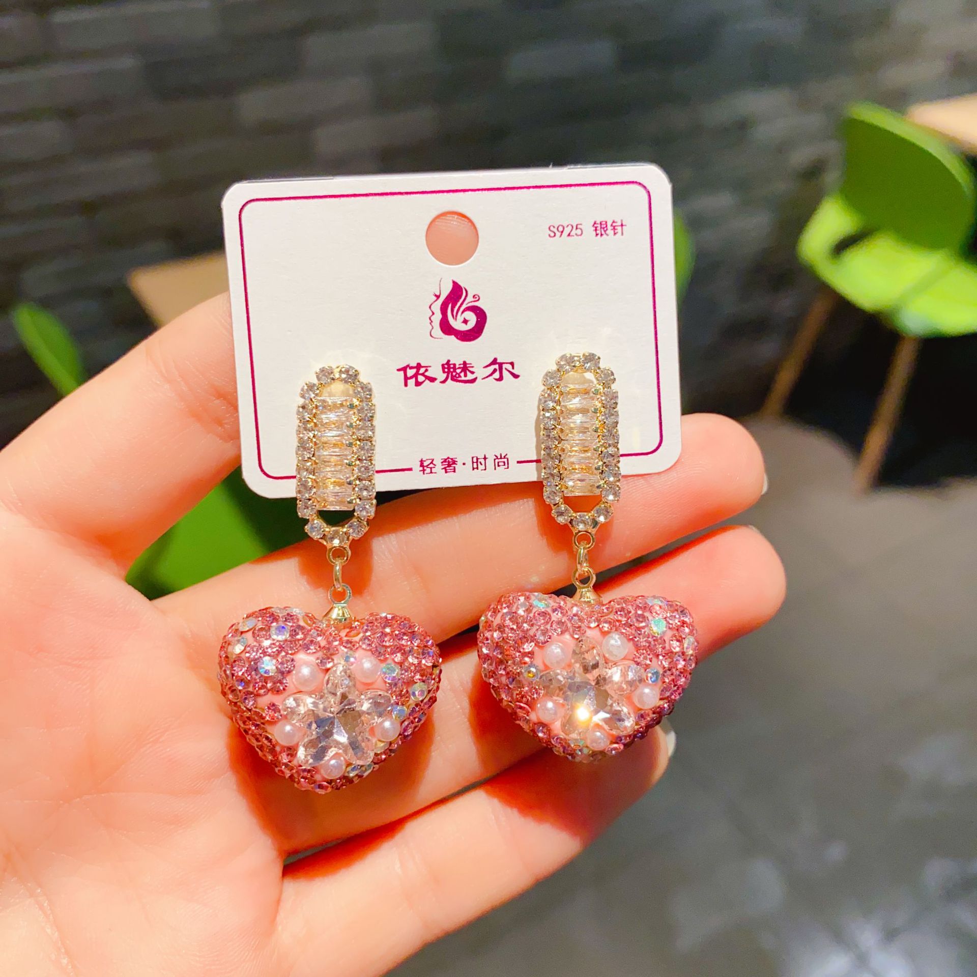 Wholesale Jewelry Sweet Heart Shape Mixed Materials Artificial Diamond Inlay Drop Earrings display picture 3