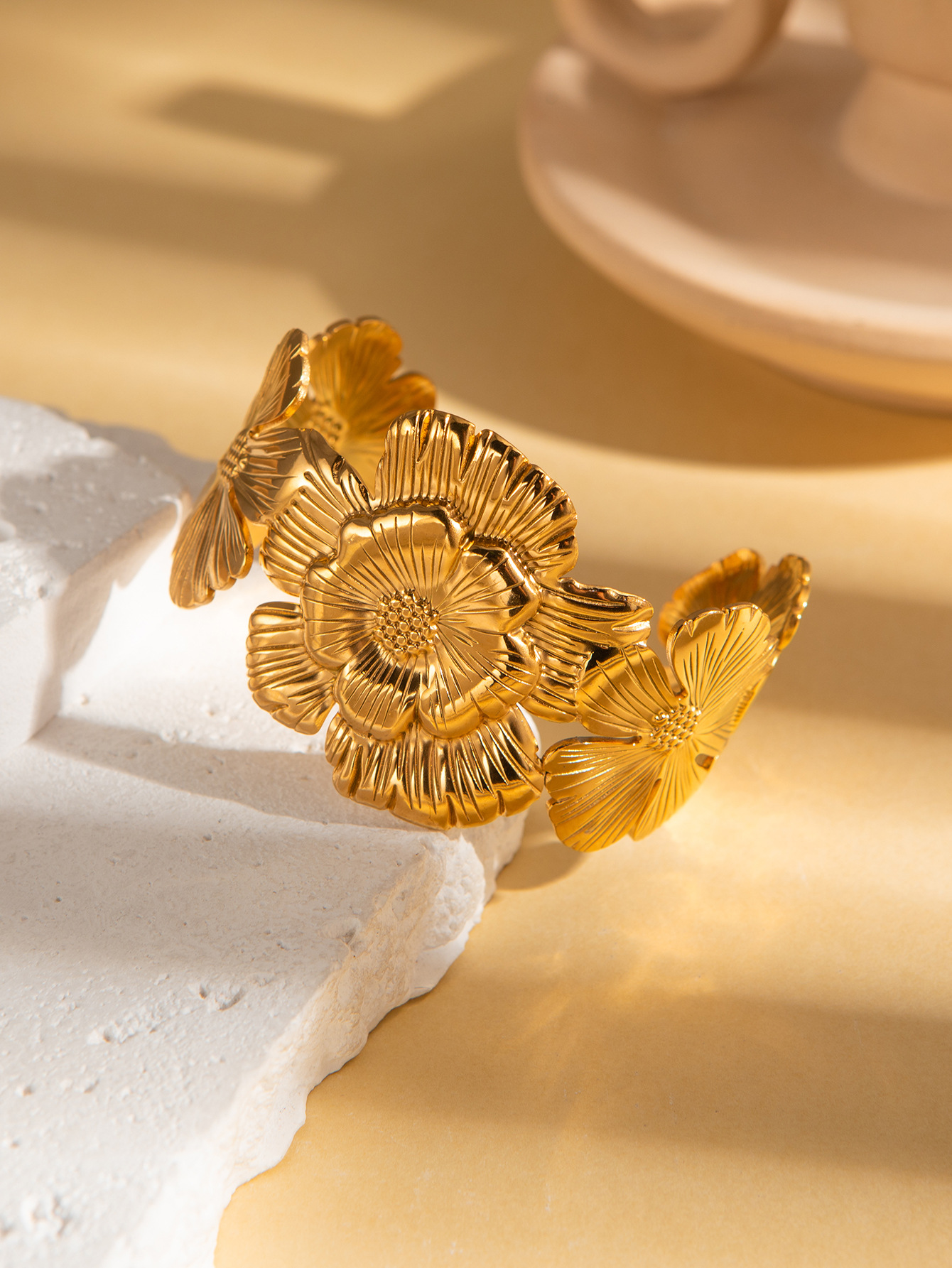 29g Weight 18K Gold Plated Plating Material Bangle Classification Titanium Steel Chain Material 1 Piece Quantity Casual, Party, Street Occasion Titanium Steel Material Flower, Butterfly Pattern All Seasons Season Women's Gender Plating Design IG Style Style Gold Color IG Style Flower Butterfly Titanium Steel 18K Gold Plated Bangle In Bulk 26