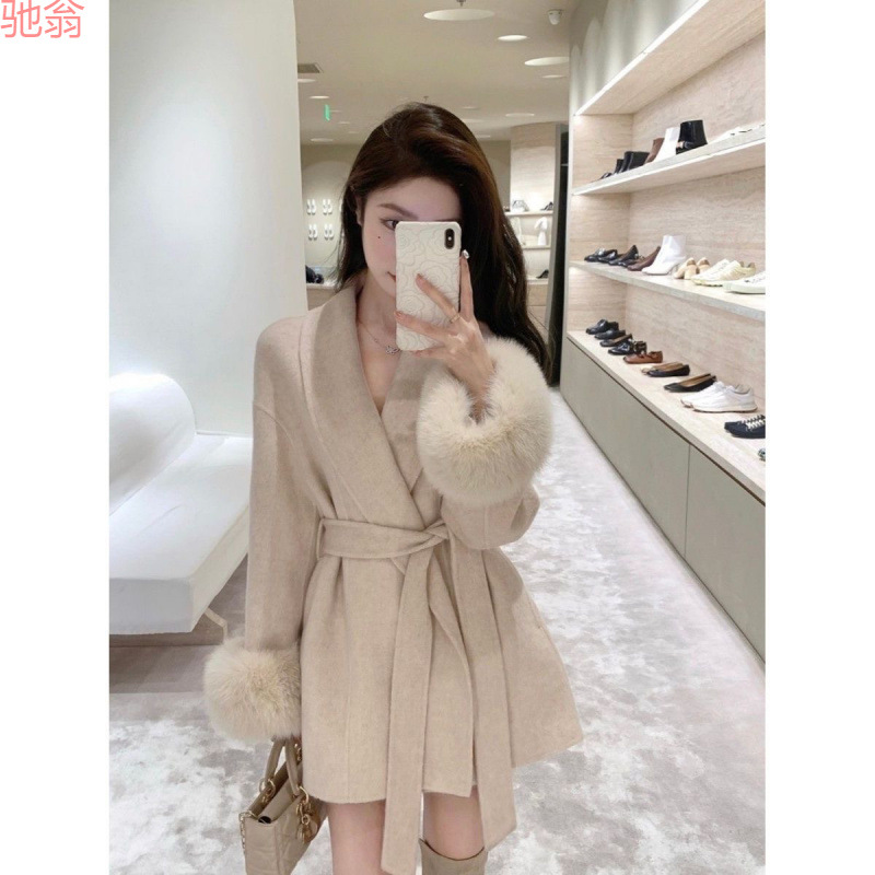 Y9Z网红薄款绑带呢子外套春秋长袖宽松高级拼接短款毛毛袖新年战
