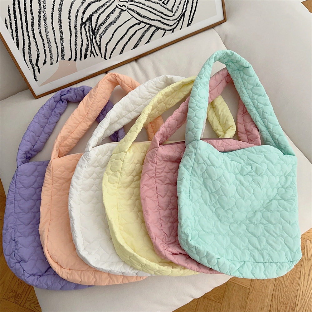 39131 Japanese quilted heart-shaped cotton tote travel bag Crossbody bag for women, large-capacity single-shoulder crossbody canvas bag full figure