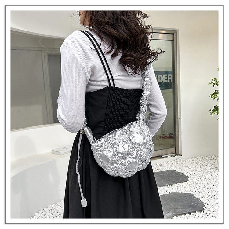 Koreaanse versie Exquise glanzende geplooide okseltas Mini Cloud Bag Niche Crossbody Bag Damestas High-end kleine tas_voghion.com