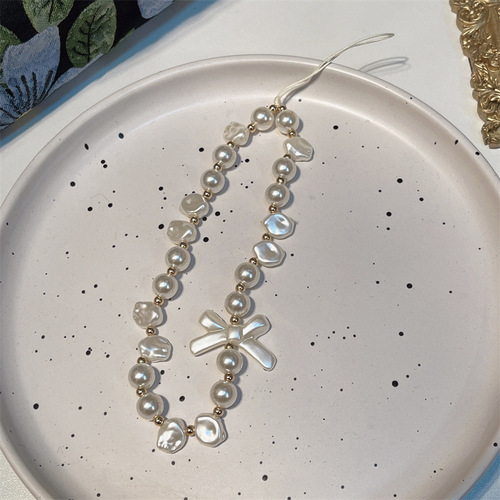 Ins style European and American black and white beaded mobile phone chain sweet cool cold style mobile phone case lanyard women's bag pendant short style hanging