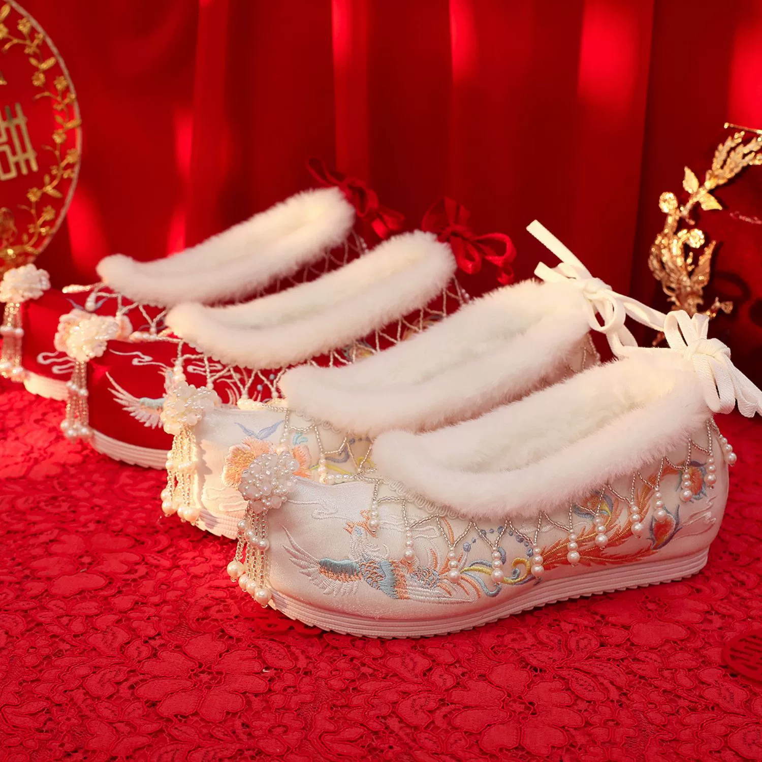 Новая осенне-зимняя обувь на флисовой подкладке с кисточками ханьфу, увеличивающая внутреннюю высоту с мягкой подошвой, Винтажная обувь с вышивкой, обувь с древней вышивкой, осенне-зимние танцы