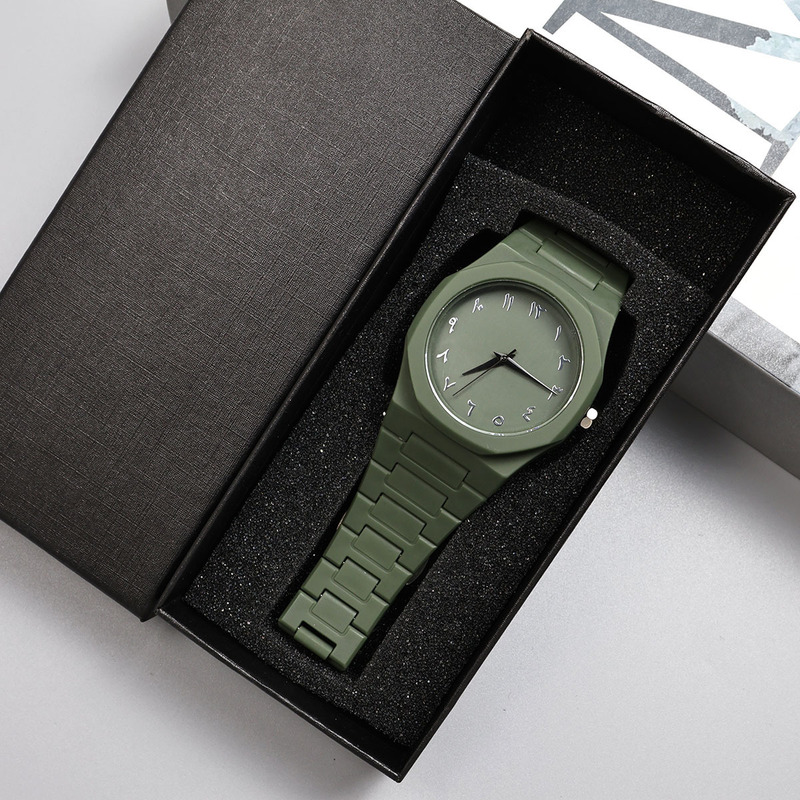 Cross-Border Foreign Trade Hot-Selling Russian Men's Sports Watch, Men's Plastic Quartz Watch, Waterproof Arabic Watch Wholesale