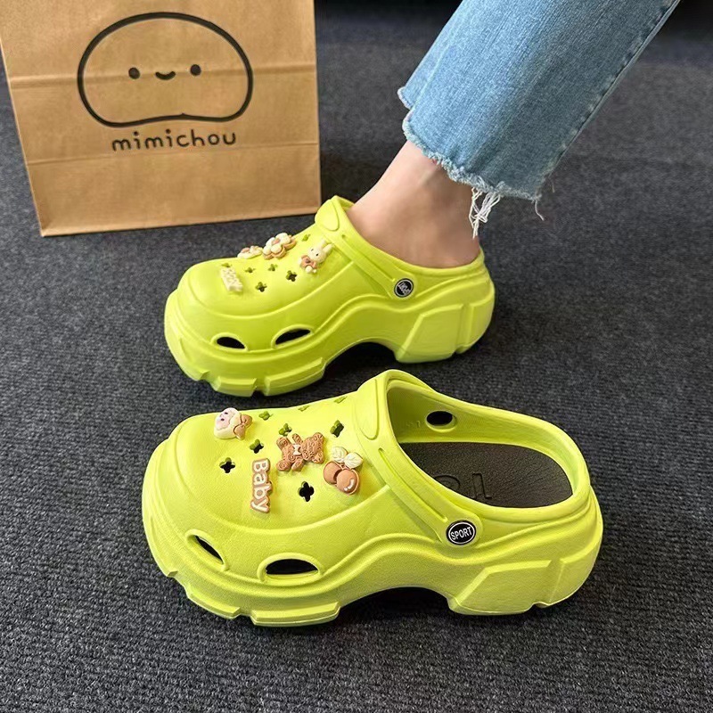 超厚の爆発物は汗を流します。|undefined
