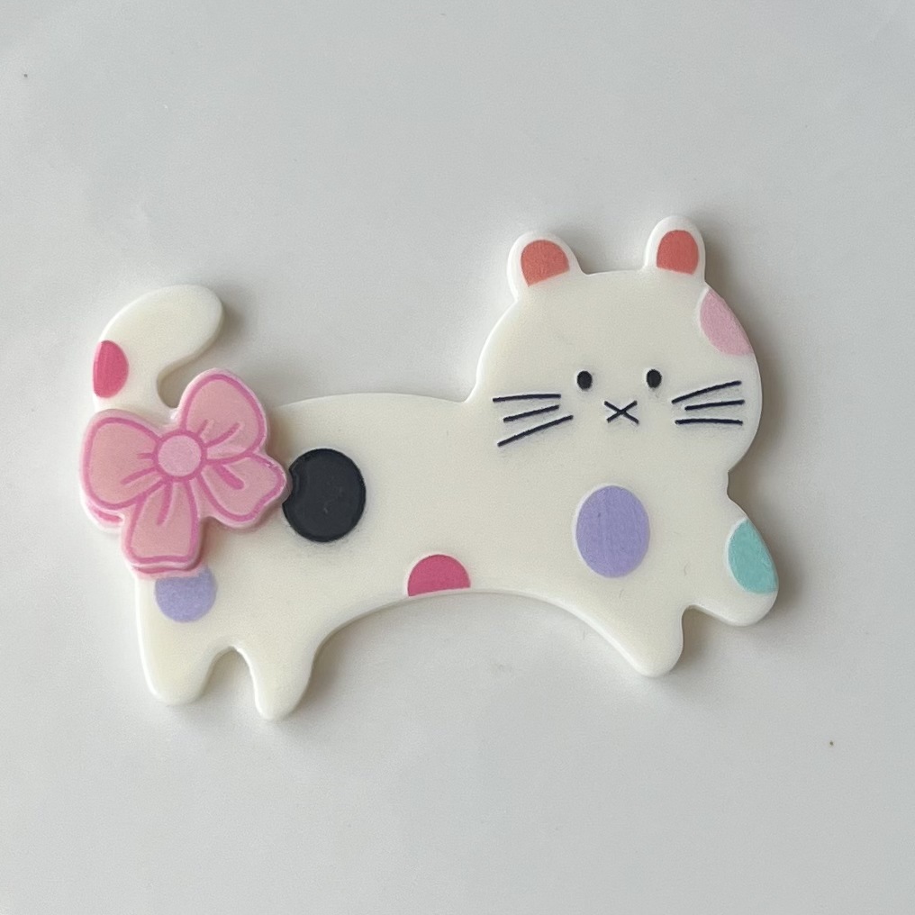 작은 새끼 고양이 Bowknot