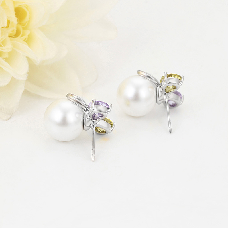Xuping joyería perla de hadas viento temperamento suave pernos de auriculares simples serie de color Bao auriculares de aleación de cobre al por mayor mujeres