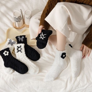 2024 autumn and winter new style small fragrance coral fleece black and white three-dimensional flower home sleep socks floor socks moon socks women