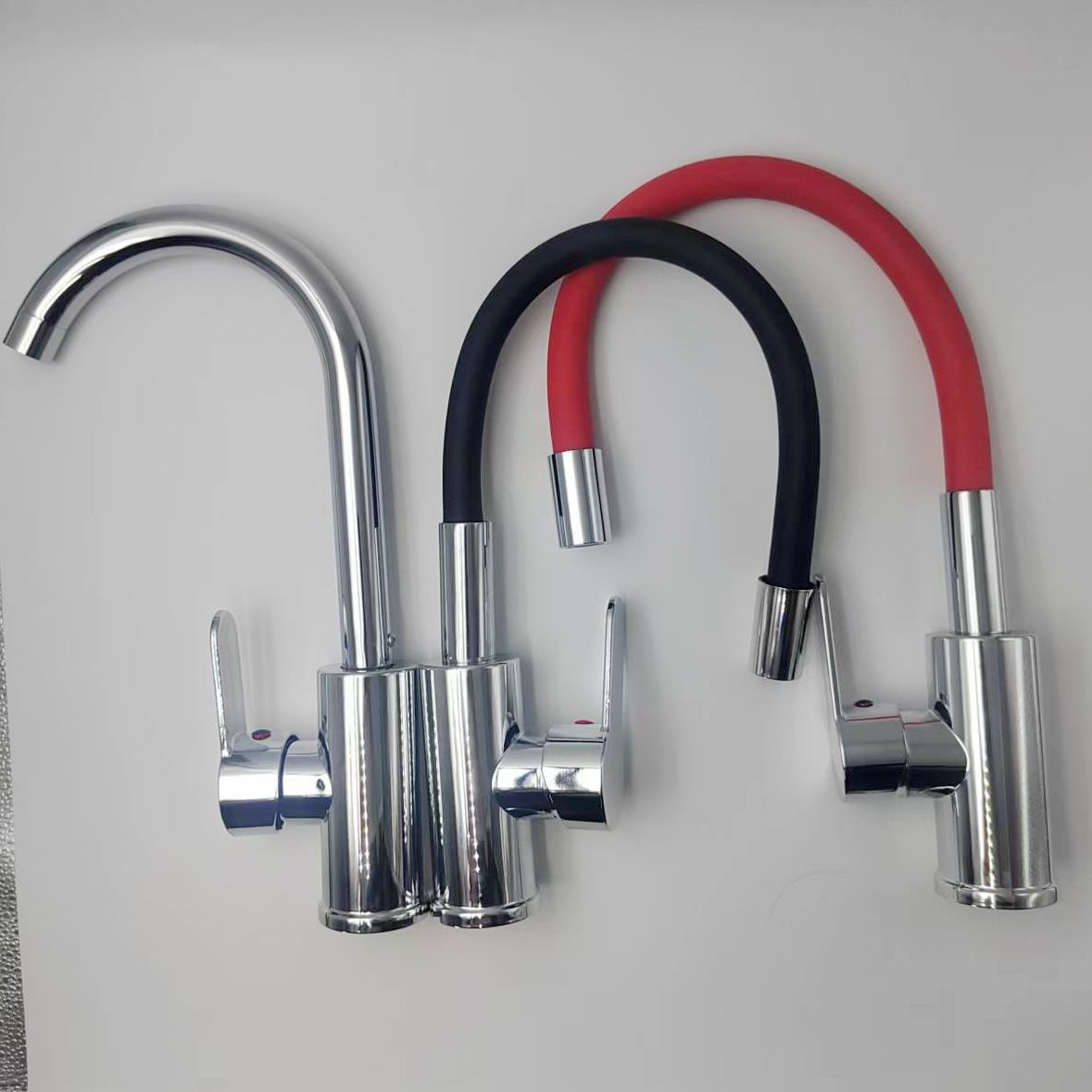 Comercio exterior transfronterizo colorido tubería universal grifo de agua de cocina fría y caliente lavabo lavavajillas lavabo anti-splashing lavabo universal grifo