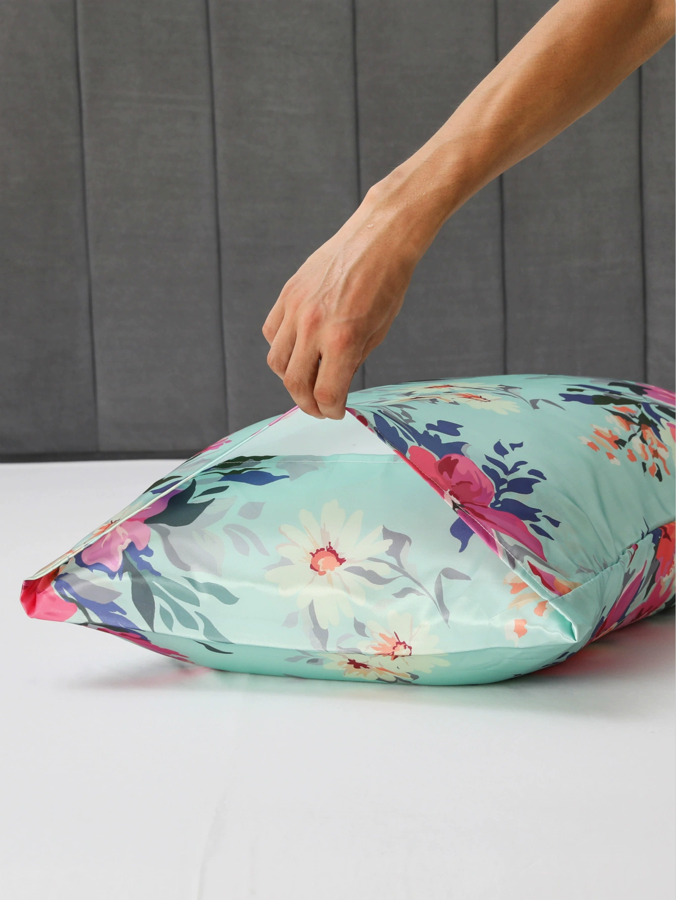 Summer pillowcase, silk bedspread
