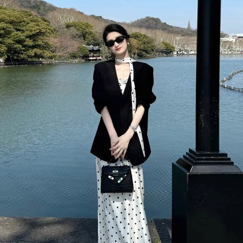 2026 Spring New High-End Women's Blazer with a Mature Style, Polka Dot Strap Dress Two-Piece Set