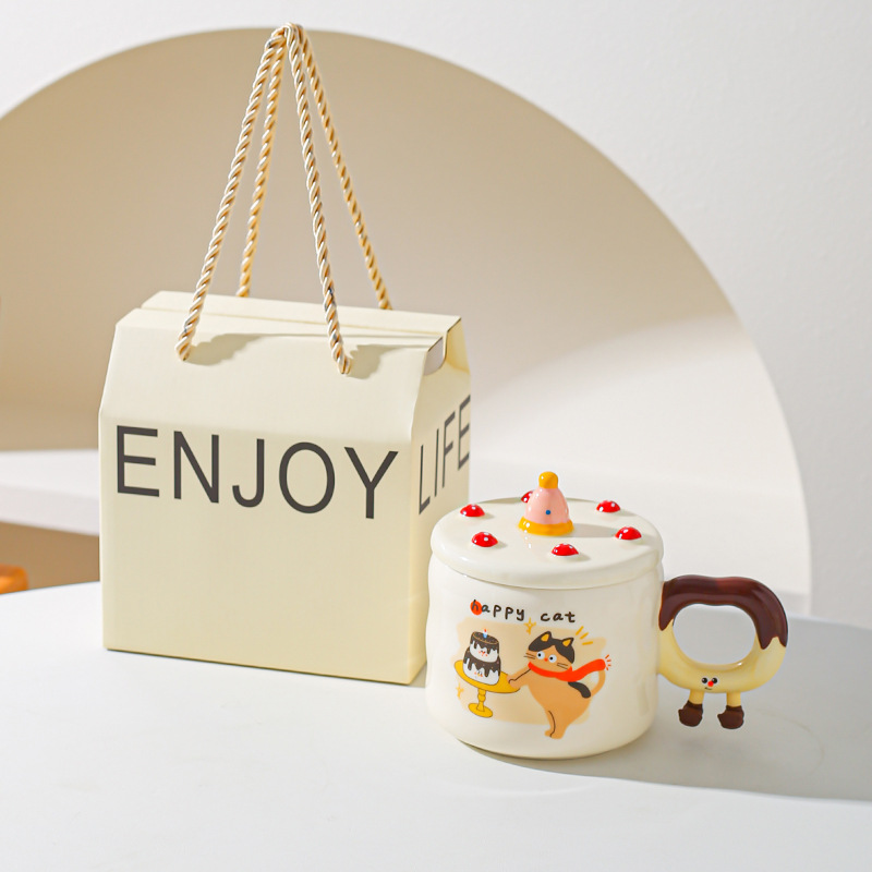 Creativo encantador de dibujos animados taza de pastel de cumpleaños taza de cerámica taza de regalo taza de café casera taza de agua taza de pareja