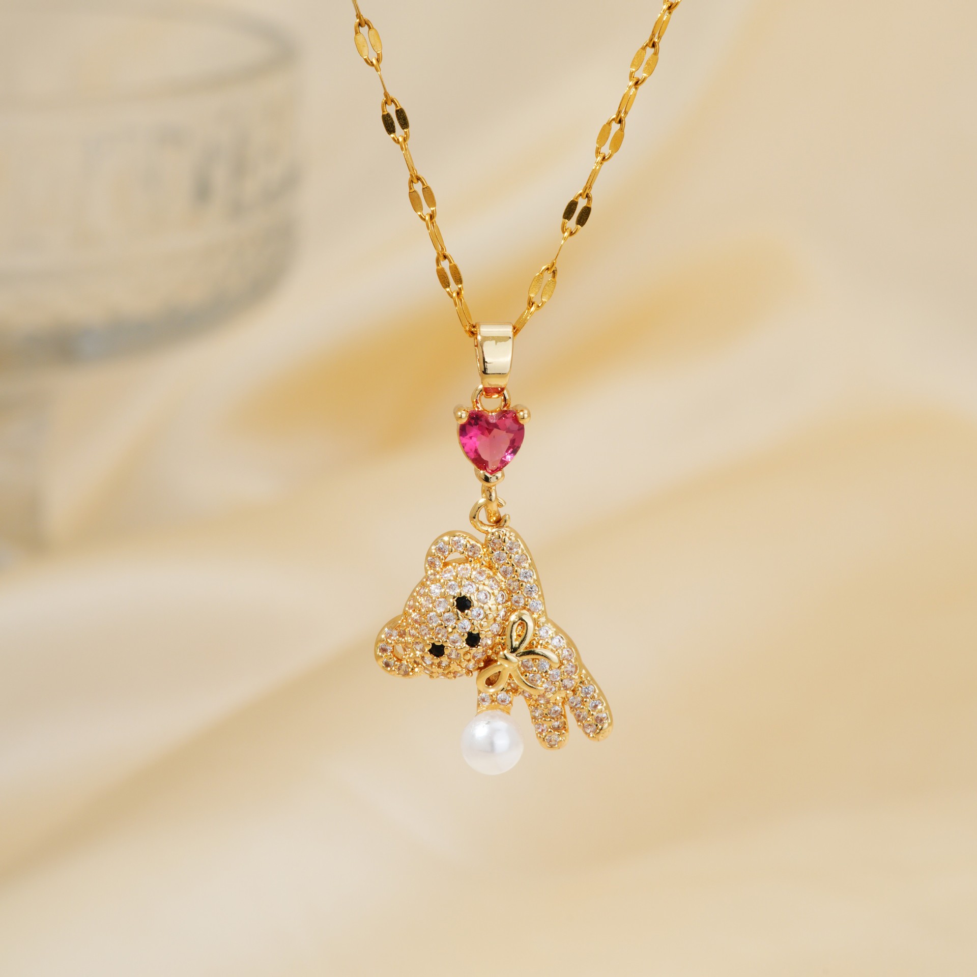 Collar de colgante de oso con corazón de zirconio incrustado – cadena de clavícula de nicho, venta al por mayor image 2