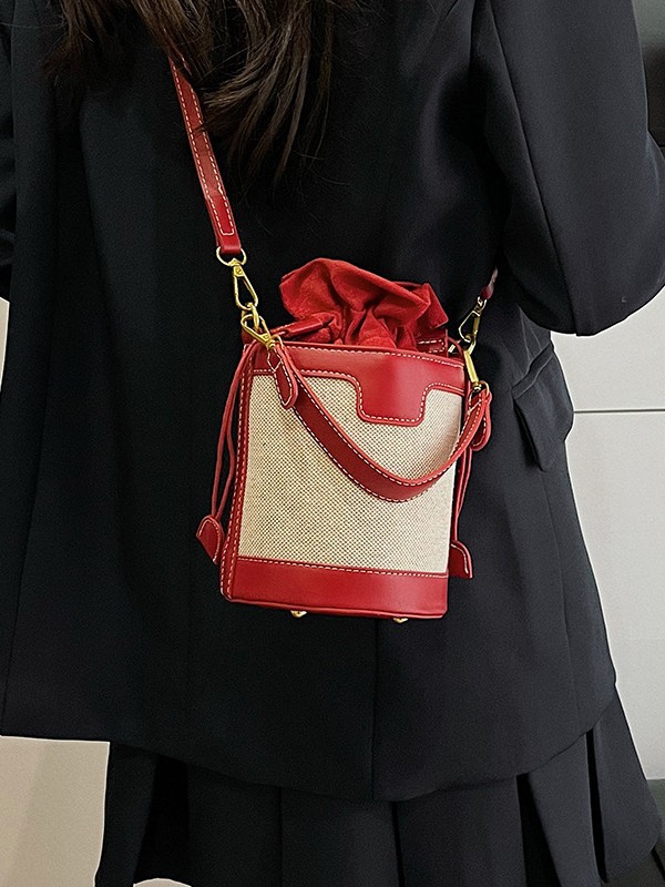 Bolso de mano cilíndrico de color contrastante para mujer, novedad 2026, estilo transfronterizo del Sudeste Asiático, a la moda, bandolera de un solo hombro