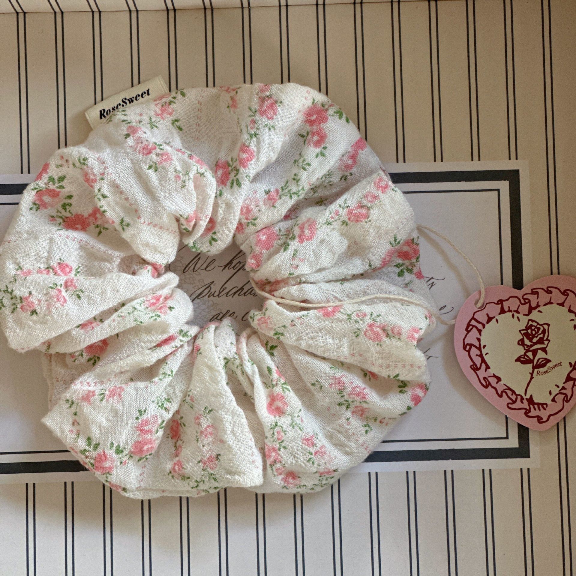 작은 꽃무늬 머리끈