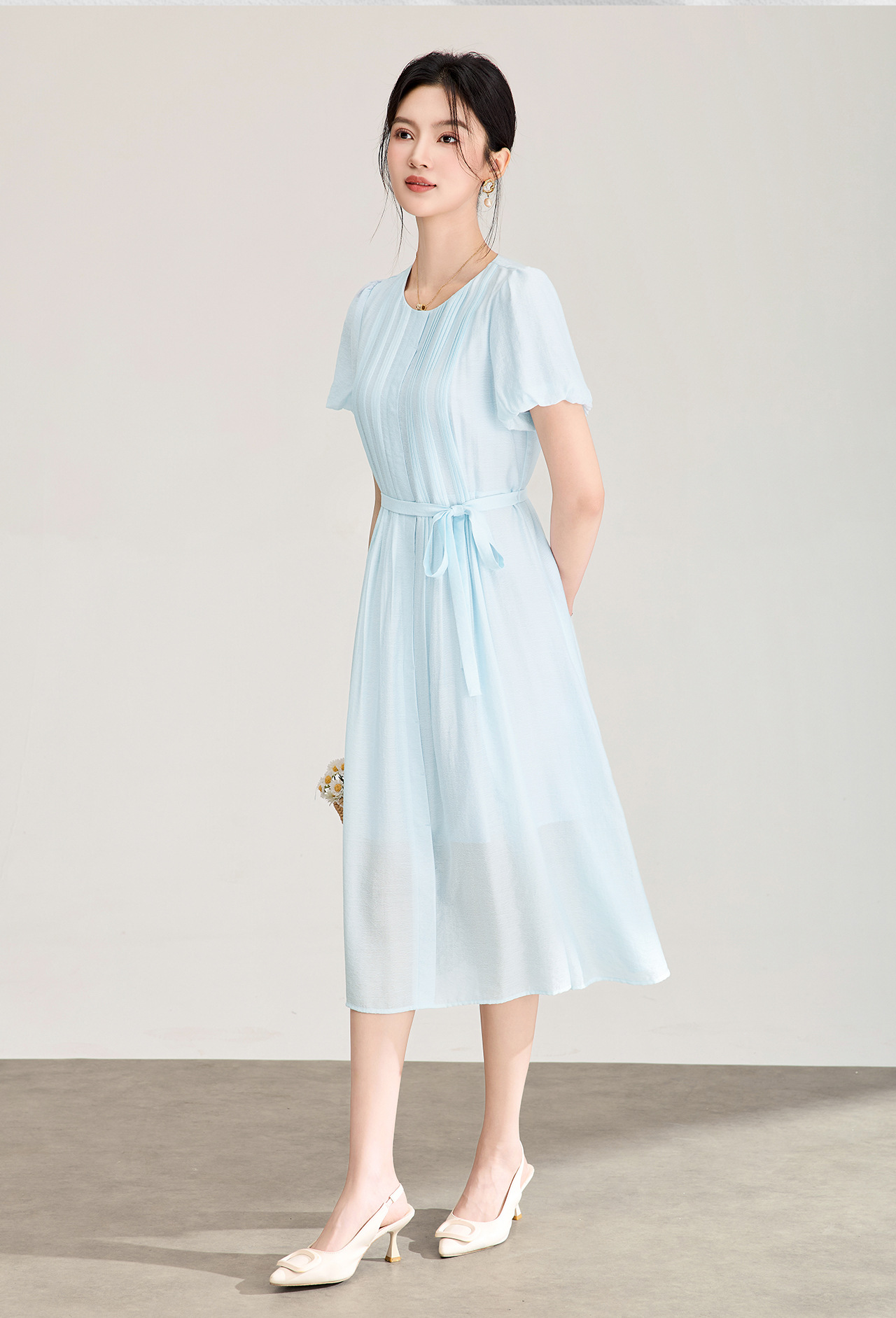 Đầm maxi nữ cổ tròn thắt lưng ren dáng dài — xanh lam chi tiết 2