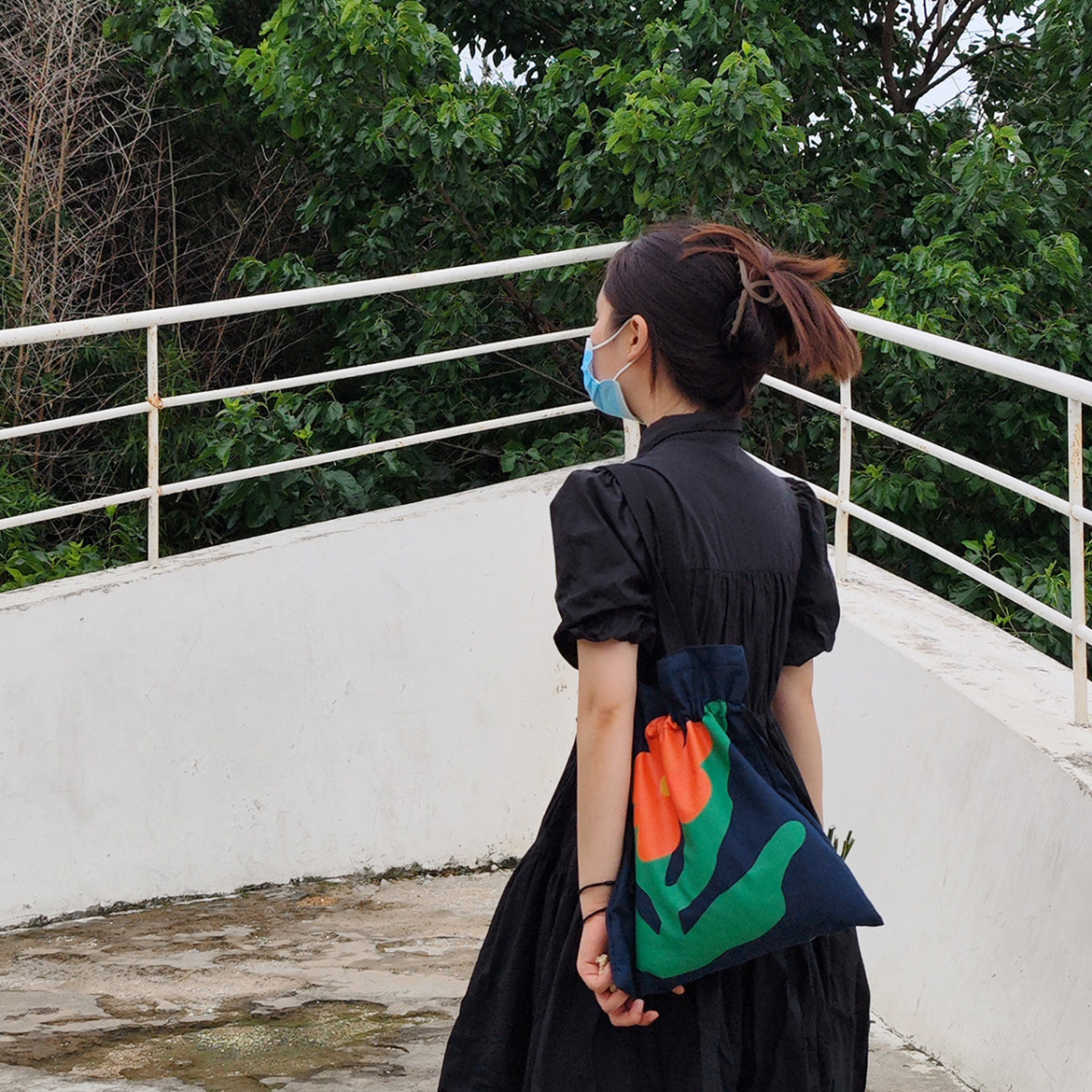 Advanced navy blue canvas creative rose bag, women's drawstring single shoulder tote bag_voghion.com