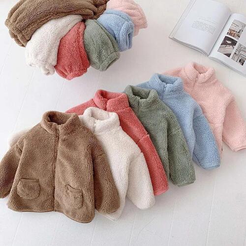 Children's coral velvet pajamas for boys, flannel home clothes for babies, warm set for autumn and winter, thick and loose two-piece set