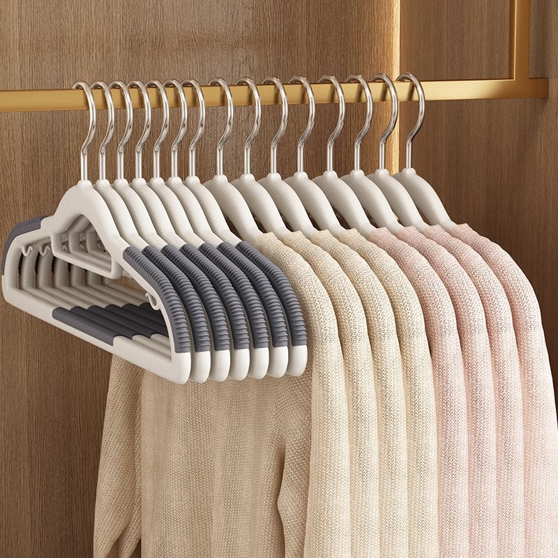 MUJI Japanese-Style Good-Quality Clothes Hangers | Home & Dorm Use | Non-Slip, Shoulder-Protecting Design | Student-Friendly, Traceless Hangers