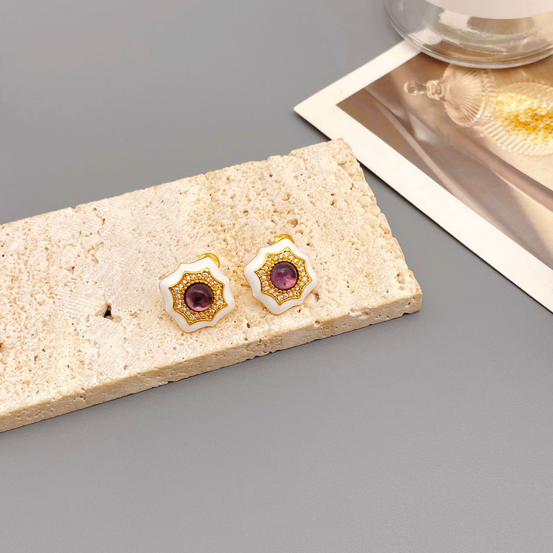 Vintage Style Flower Copper Enamel Gold Plated Artificial Crystal Rhinestones Ear Studs 1 Pair