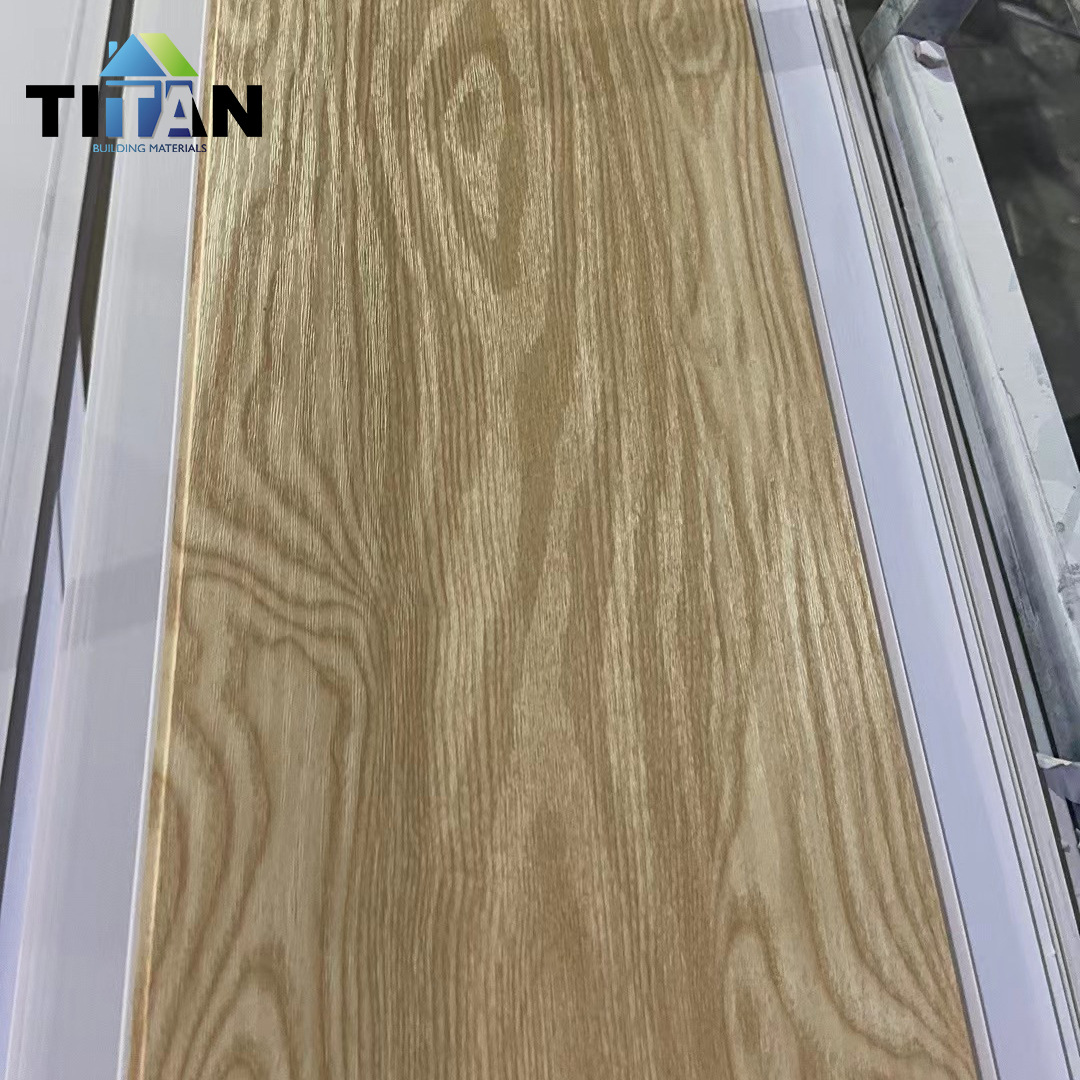 Hebilla de pvc panel techo sala de estar baño techo material de decoración de pvc hebilla de techo de plástico de tira larga de pvc