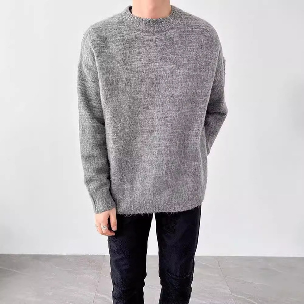 Men's casual knitted atmospheric sweater with a round collar