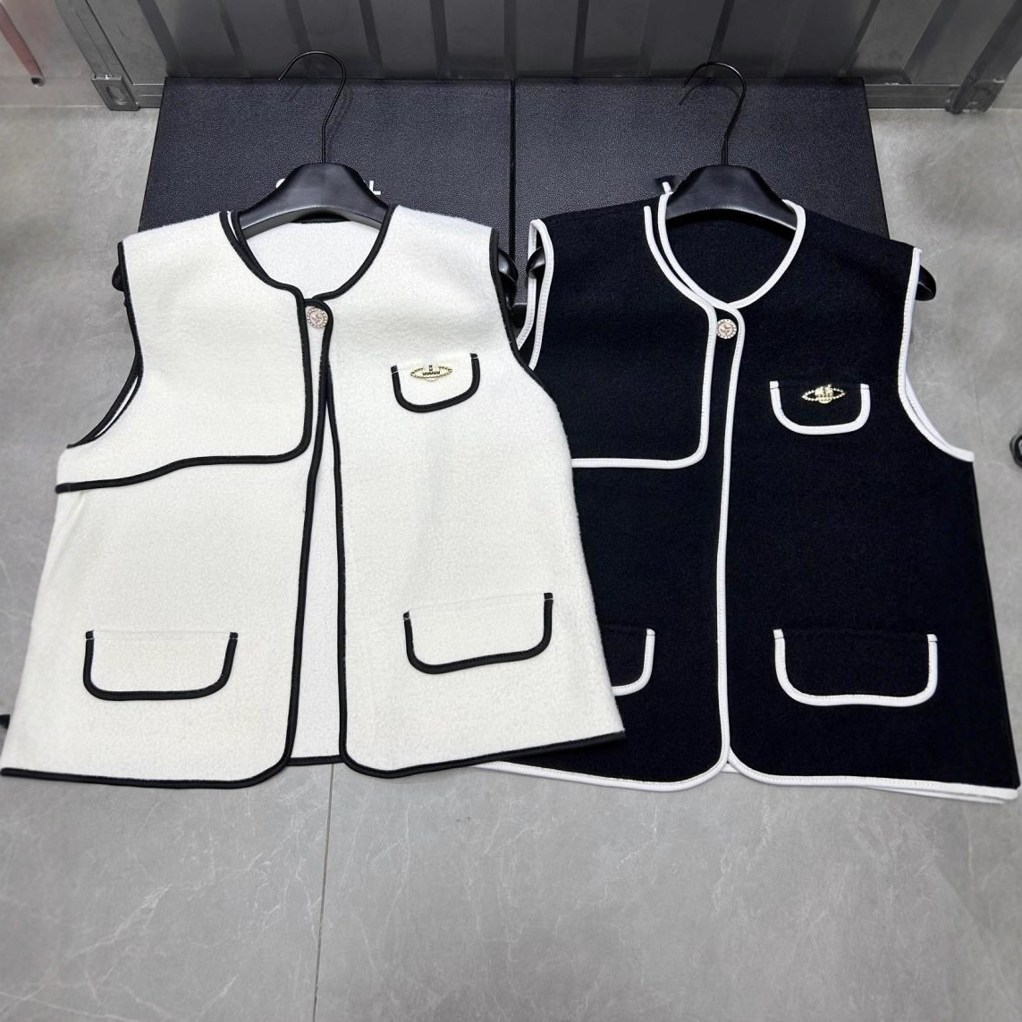 25Th Anniversary Early Autumn New Saturn Pocket Single Button Color-Block Knit Sleeveless Cardigan Vest Loose Versatile Women's Top