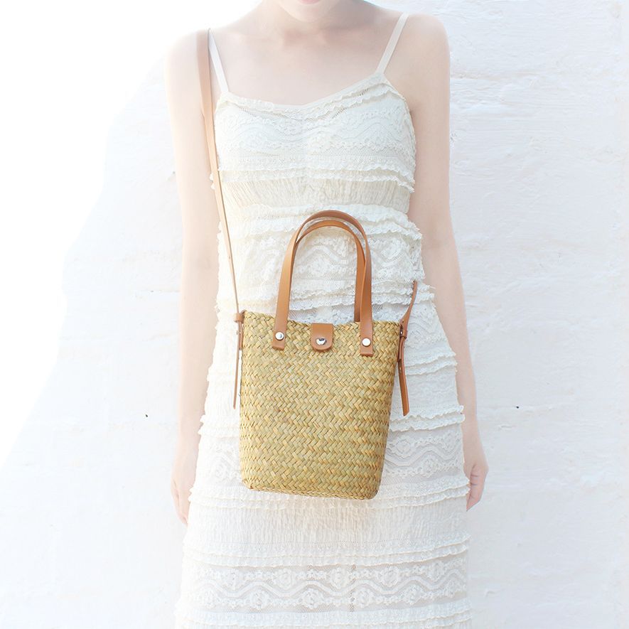 Straw hand-woven crossbody bag niche all-in-one shoulder purse beach holiday Raffia mobile phone bag women's bag