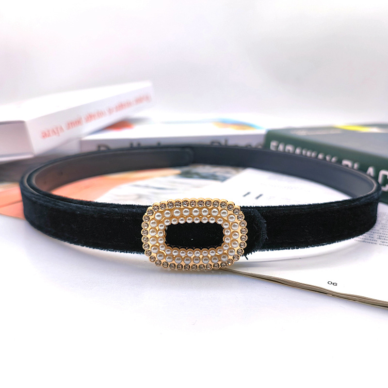 Fashion Solid Color Alloy Diamond Artificial Pearls Women's Leather Belts display picture 4