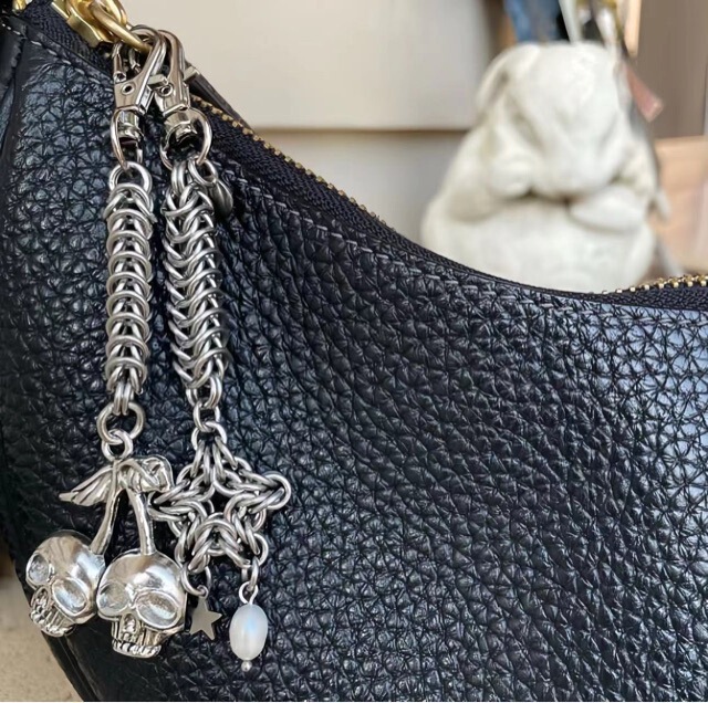 European and American New Skull Cherry Pendant for Niche Sweet Cool Girl All-match Bag Accessories Keychain