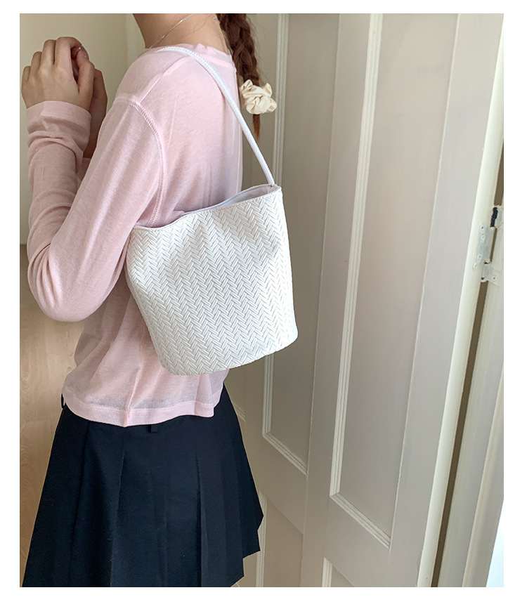 Trendy large-capacity woven bag, fashionable handbag, 2025 new style, versatile bucket bag, simple shoulder bag, underarm bag undefined