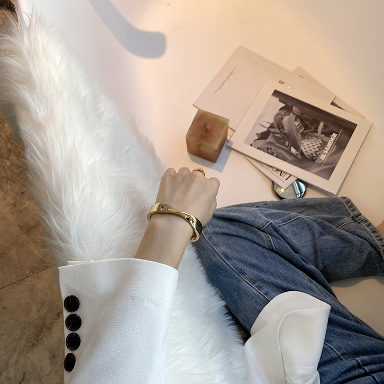 new classic twisted flower bracelet symmetrical design mirror open bracelet wholesale